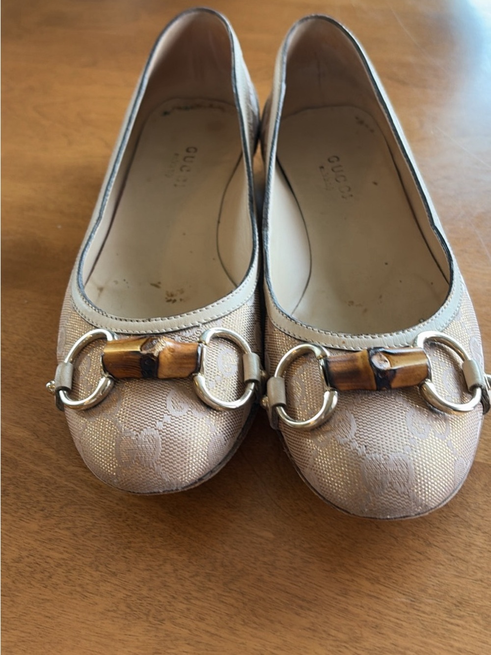 Gucci Beige Logo Ballet Flats with Bamboo Horsebit